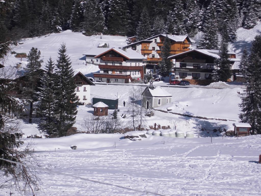 Готель Haus Waldheim Санкт-Леонгард-ім-Пітцталь Екстер'єр фото
